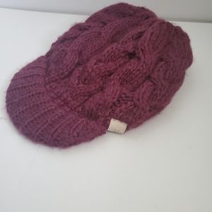 Cabelas Thick Chunky Knit Womans Maroon Beanie Warm Winter Hat